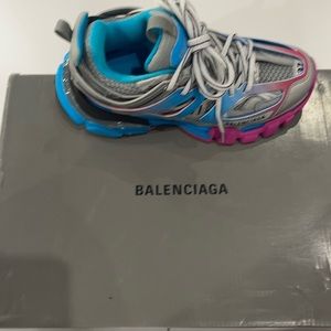 I am selling women Multicolor Balenciaga’s